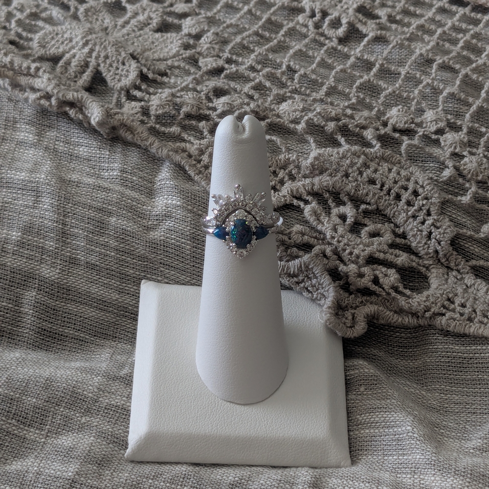 Elegant Emerald Fire Opal Silver Women's Ring